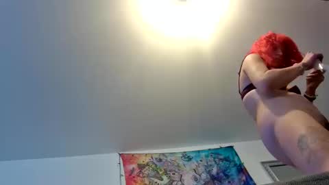 Snapshot of strangestslut chatting on October 17, 9:18 pm strangestslut online show from October 17, 9:18 pm