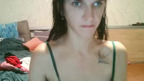 Snapshot of strawberry_storm chatting on September 24, 6:29 pm Strawberry Storm online show from September 24, 6:29 pm