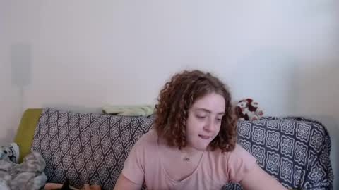 Strawberrylotsacake online show from April 2, 1:41 pm