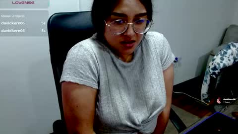 strawlux online show from May 21, 5:33 pm