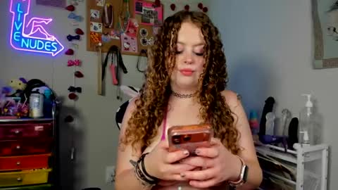 Strwbby online show from July 7, 1:36 pm