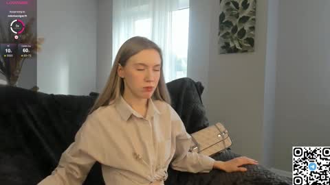 Snapshot of succubelle chatting on October 3, 7:13 am Eda online show from October 3, 7:13 am