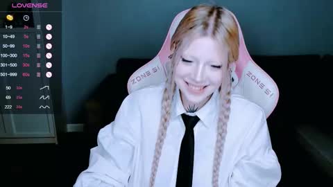 Snapshot of succubus_leslie chatting on October 11, 11:51 pm succubus_leslie online show from October 11, 11:51 pm