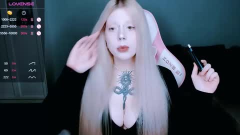 Snapshot of succubus_leslie chatting on October 6, 11:42 pm succubus_leslie online show from October 6, 11:42 pm