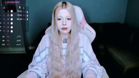 Snapshot of succubus_leslie chatting on September 23, 12:31 am succubus_leslie online show from September 23, 12:31 am