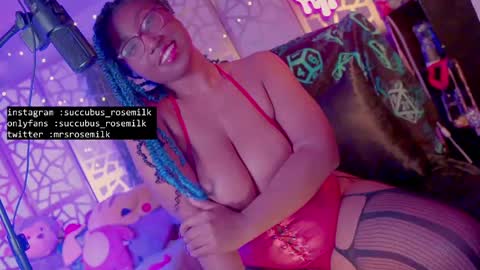 Snapshot of succubus_rosemilk chatting on February 17, 12:32 am Succubus RoseMilk online show from February 17, 12:32 am