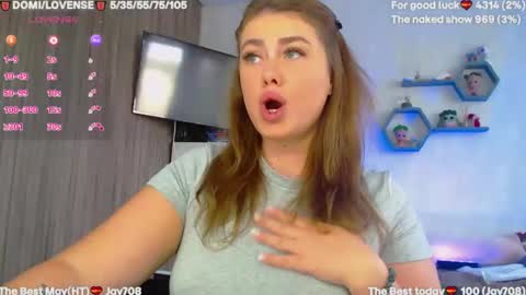 suchcute_ online show from May 25, 4:00 am