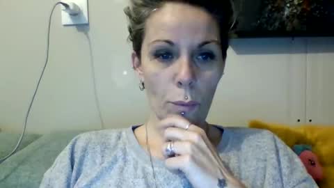 Snapshot of sucrette5629 chatting on January 26, 10:34 am sucrette5629 online show from January 26, 10:34 am