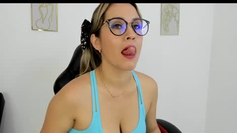 sugar_milff online show from January 13, 1:17 pm