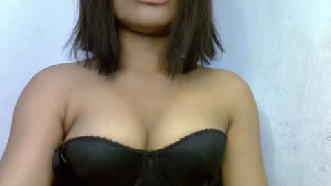 Ella online show from February 19, 9:35 pm