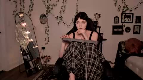 Ella online show from August 4, 4:18 am