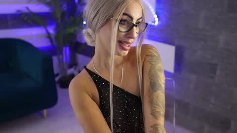 Sugar online show from October 8, 12:20 pm