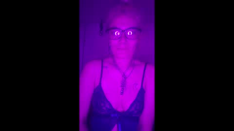 sugartits9101 online show from June 9, 7:52 am