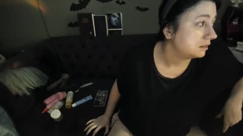 Snapshot of sugary_sweet chatting on October 2, 5:45 am Sugary online show from October 2, 5:45 am