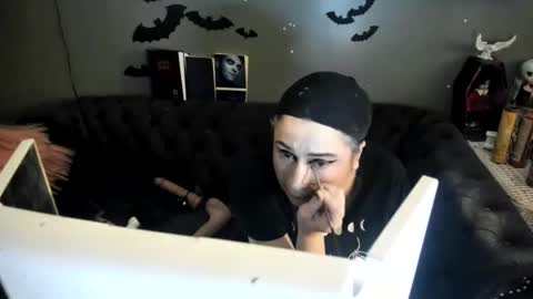 Snapshot of sugary_sweet chatting on October 16, 5:32 am Sugary online show from October 16, 5:32 am