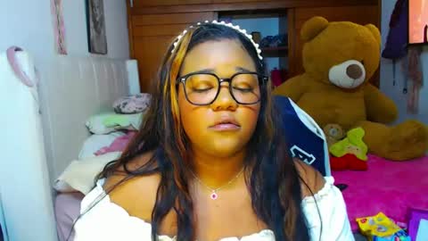 Snapshot of suggarbaby1 chatting on February 23, 6:01 am Cami Back in 2 hours online show from February 23, 6:01 am