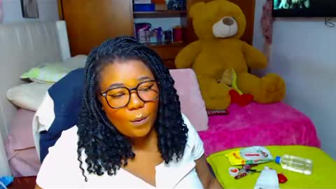 Snapshot of suggarbaby1 chatting on December 17, 7:29 am Cami Back in 2 hours online show from December 17, 7:29 am