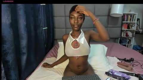 suhaila_suu online show from February 28, 10:17 pm