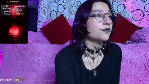 Snapshot of sukifuyu__ chatting on October 5, 3:33 am online show from October 5, 3:33 am
