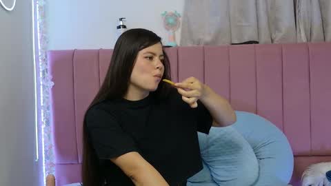 sukilove18 online show from September 21, 1:48 am