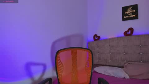 Snapshot of summer_girls01 chatting on September 12, 9:22 pm summer_girls01 online show from September 12, 9:22 pm