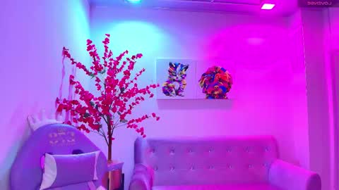 summer_miller online show from November 10, 11:38 am