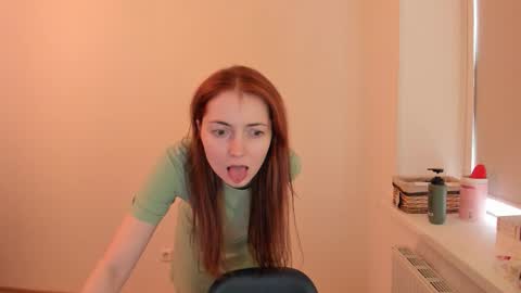 Summer Preston online show from March 13, 2:29 pm