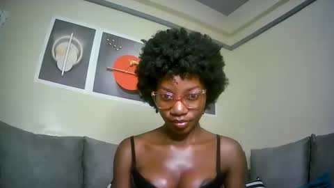 Snapshot of summerbuddy chatting on January 11, 3:55 am summerbuddy online show from January 11, 3:55 am