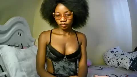Snapshot of summerbuddy chatting on February 20, 5:01 am summerbuddy online show from February 20, 5:01 am