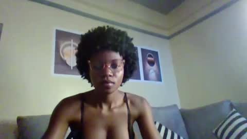 Snapshot of summerbuddy chatting on January 5, 4:36 am summerbuddy online show from January 5, 4:36 am