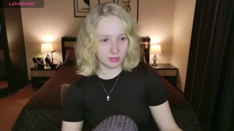 summerjem online show from December 2, 4:14 am