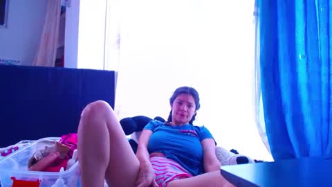 moon1 online show from November 18, 9:27 pm