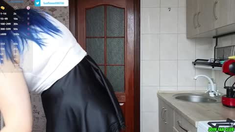 Snapshot of sunflower0907 chatting on December 30, 9:05 am Tina. Im topless model online show from December 30, 9:05 am
