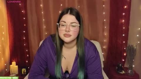 Snapshot of sunflower0907 chatting on September 25, 3:22 pm Tina. Im topless model online show from September 25, 3:22 pm