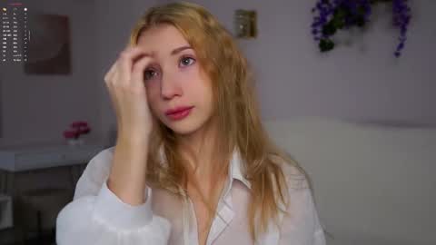 Lily online show from December 14, 2:45 pm