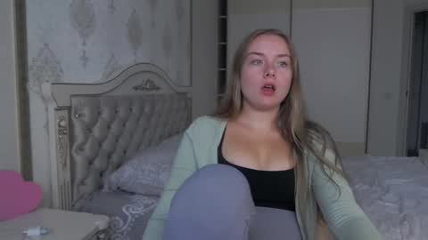 Vanessa online show from September 10, 6:13 am