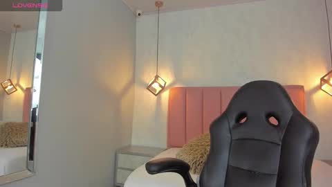  S U N N Y online show from February 25, 12:37 pm