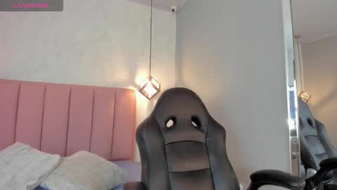  S U N N Y online show from October 21, 12:53 pm