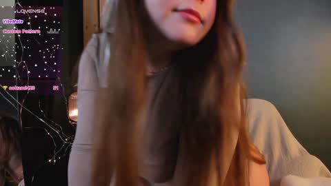 Snapshot of sunnyrisha chatting on December 6, 6:15 am Risha online show from December 6, 6:15 am