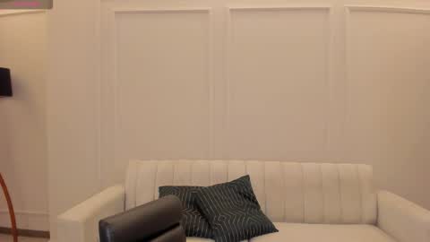 Sunny Rivers online show from November 10, 5:19 pm