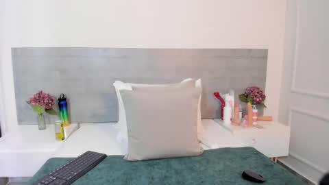 Snapshot of sunnywhitee chatting on October 18, 7:48 pm sunnywhitee online show from October 18, 7:48 pm