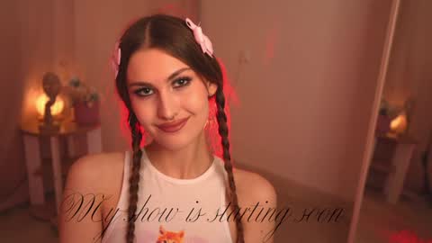 Snapshot of sunrisealice chatting on January 19, 6:42 am Alice online show from January 19, 6:42 am