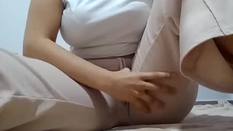 Snapshot of sunshine_days chatting on September 19, 9:58 pm Annie online show from September 19, 9:58 pm