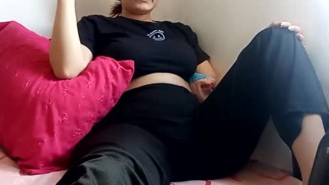 Snapshot of sunshine_days chatting on January 29, 8:46 pm Annie online show from January 29, 8:46 pm
