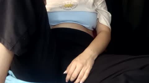 Snapshot of sunshine_days chatting on February 9, 12:29 am Annie online show from February 9, 12:29 am