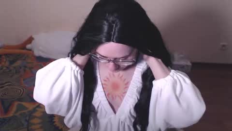 Hella online show from November 8, 7:08 pm