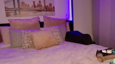 surella32 online show from February 28, 6:24 am