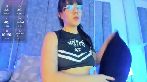 Snapshot of susa1userma_ chatting on October 11, 8:11 pm Susann online show from October 11, 8:11 pm