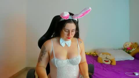 Dani online show from April 5, 6:18 pm