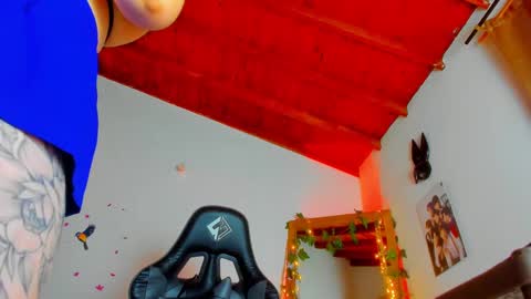 Snapshot of susan_fox1 chatting on September 18, 11:25 pm Dani online show from September 18, 11:25 pm